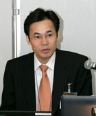 $B>.1`8w90(B $B;a(B